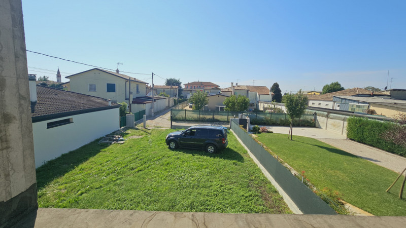 ARZ270 - A pochi passi dal centro del paese di Arzergrande, in una zona tranquilla e ben servita,...