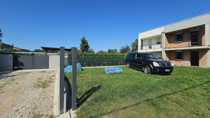 ARZ270 - A pochi passi dal centro del paese di Arzergrande, in una zona tranquilla e ben servita,...