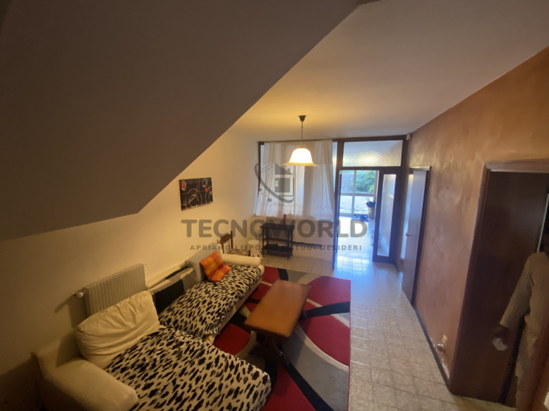 Scopri questa meravigliosa casa a schiera centrale situata nel centro storico di Malo. Questa abi...