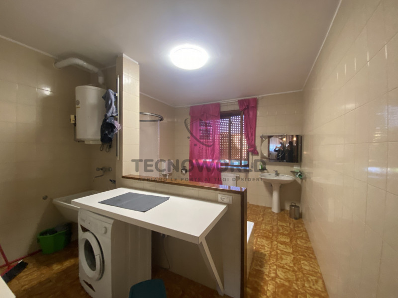 Scopri questa meravigliosa casa a schiera centrale situata nel centro storico di Malo. Questa abi...