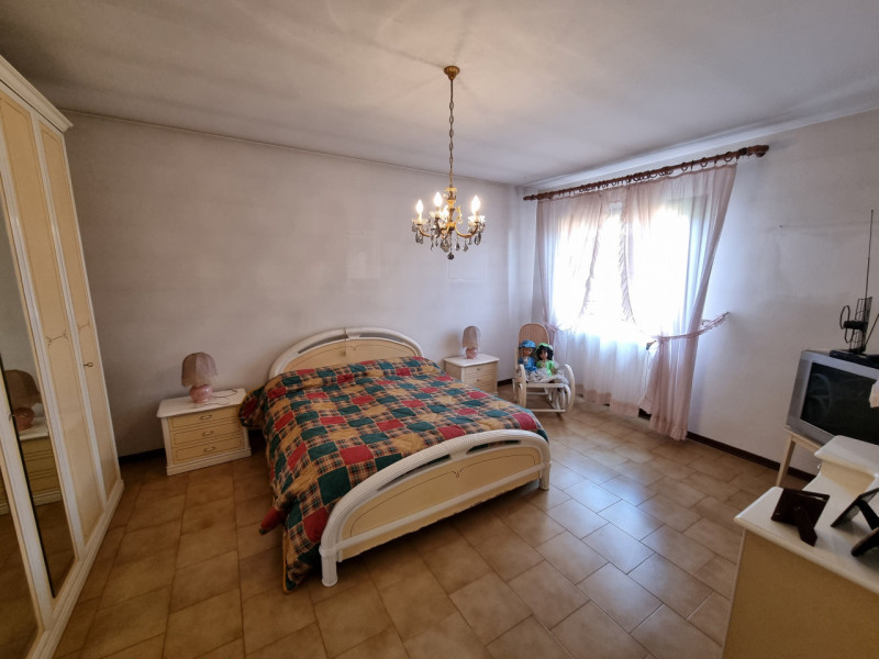 Lozzo Atestino (PD), sita in pieno centro e comodissima ai servizi di prima necessità, proponiamo...