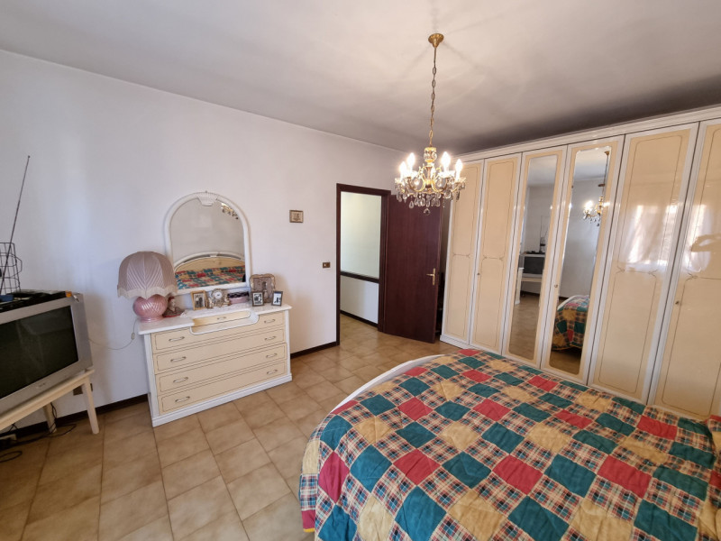 Lozzo Atestino (PD), sita in pieno centro e comodissima ai servizi di prima necessità, proponiamo...