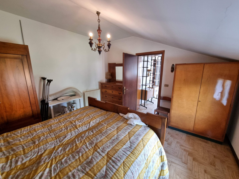 Lozzo Atestino (PD), sita in pieno centro e comodissima ai servizi di prima necessità, proponiamo...