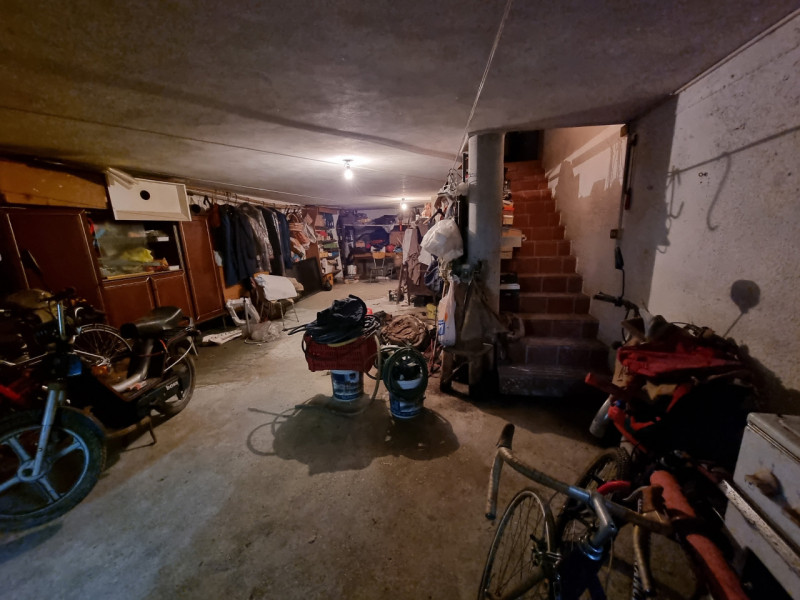 Lozzo Atestino (PD), sita in pieno centro e comodissima ai servizi di prima necessità, proponiamo...