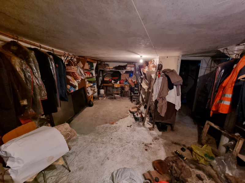 Lozzo Atestino (PD), sita in pieno centro e comodissima ai servizi di prima necessità, proponiamo...