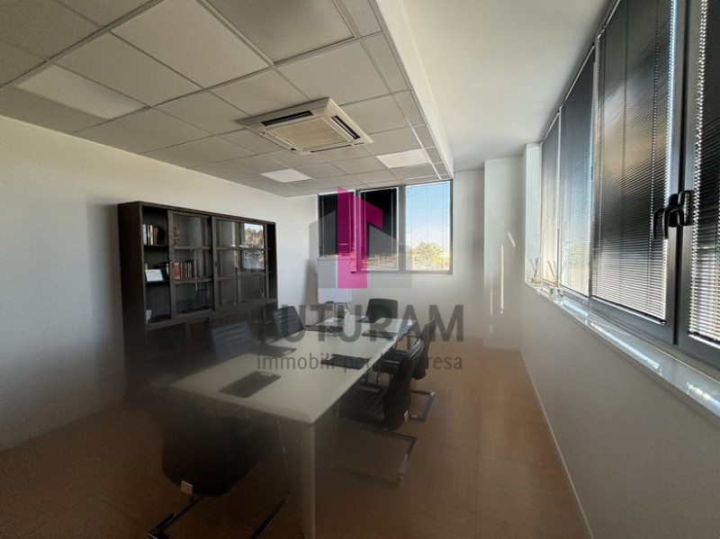 Rif: 584MIC - VIGONZA (PD) - Per info 3473209826 -  In zona industriale a Peraga è in vendita un ...