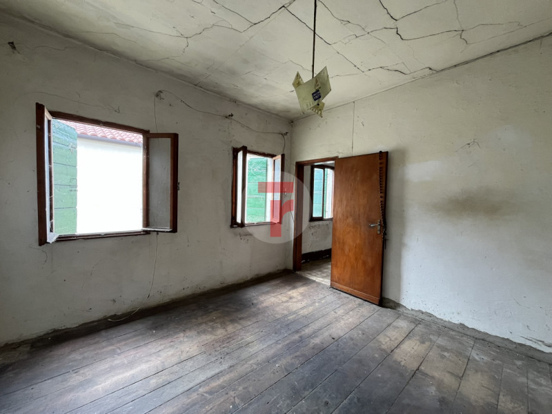 - CASA INDIPENDENTE DA RISTRUTTURARE - 

Situata nel quartiere Arcella, in zona San Lorenzo, ques...