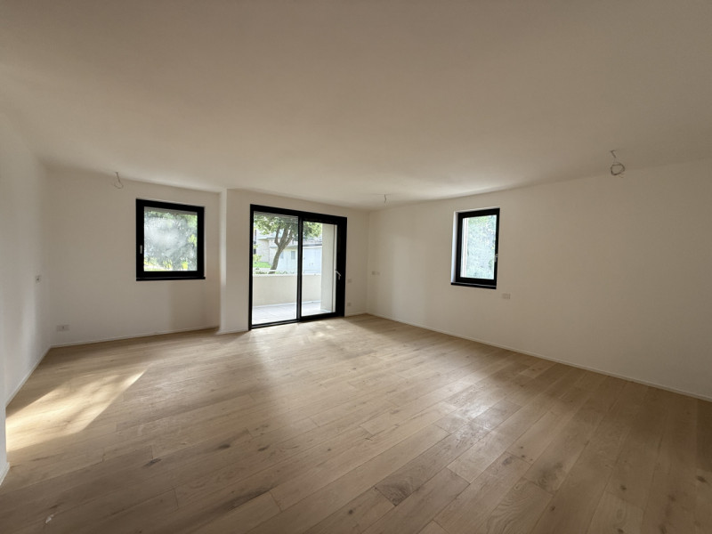 Rif. BA221-A2 – Info m./WhatsApp +39 393 9878704 Daniel

Se stai cercando una casa nuova, moderna...