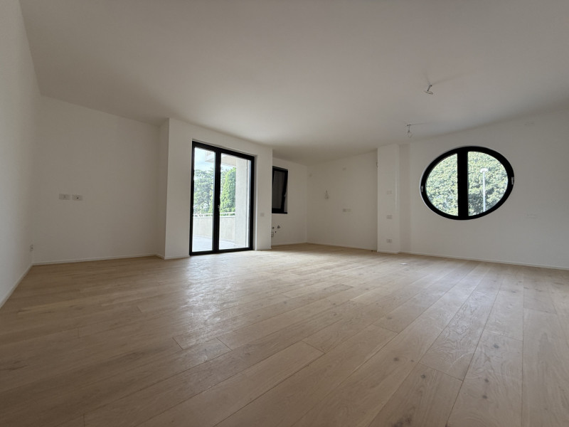 Rif. BA221-A6 – Info m./WhatsApp +39 393 9878704 Daniel

Scopri una delle ultime opportunità abit...