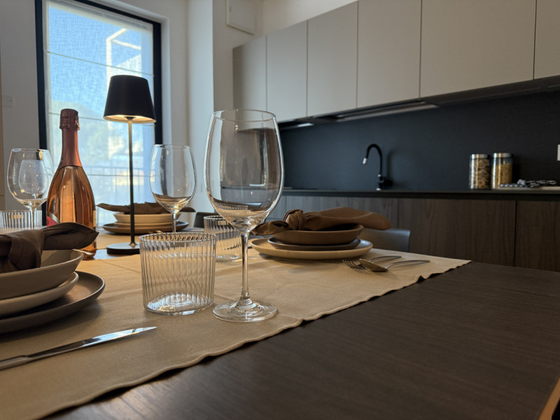 Rif.BA221-A7 (per info 393 9878704 Daniel)

TUO A PARTIRE DA EURO 945 AL MESE !!! (Info in agenzi...