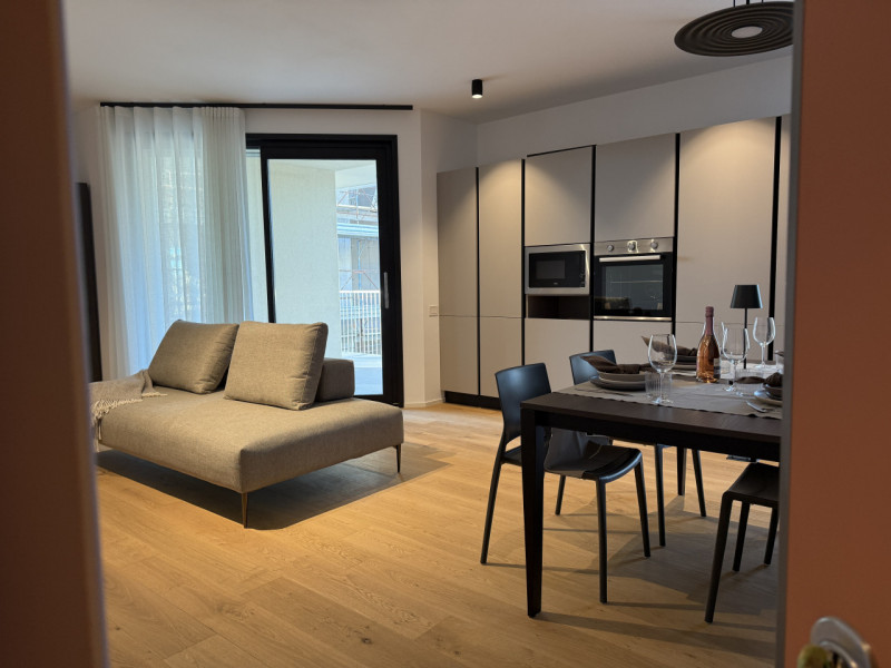 Rif.BA221-A7 (per info 393 9878704 Daniel)

TUO A PARTIRE DA EURO 945 AL MESE !!! (Info in agenzi...