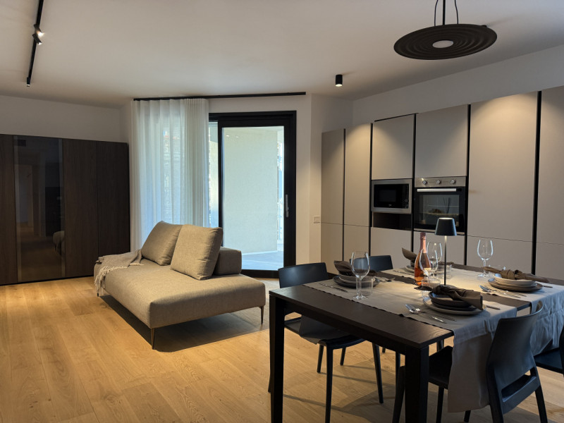 Rif.BA221-A7 (per info 393 9878704 Daniel)

TUO A PARTIRE DA EURO 945 AL MESE !!! (Info in agenzi...