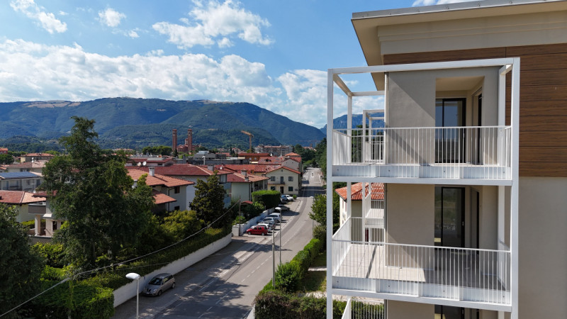 Rif.BA221-A7 (per info 393 9878704 Daniel)

TUO A PARTIRE DA EURO 945 AL MESE !!! (Info in agenzi...