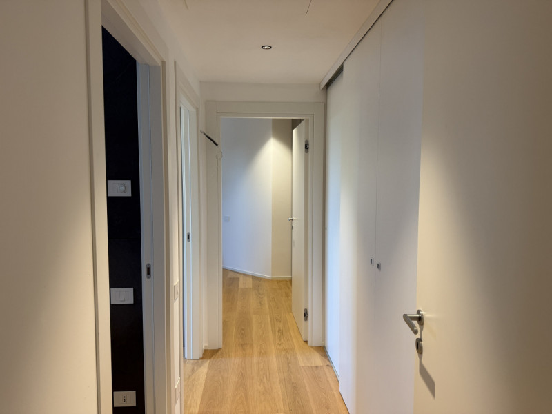 Rif.BA221-A7 (per info 393 9878704 Daniel)

TUO A PARTIRE DA EURO 945 AL MESE !!! (Info in agenzi...