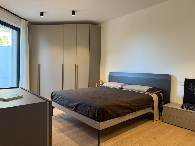 Rif.BA221-A7 (per info 393 9878704 Daniel)

TUO A PARTIRE DA EURO 945 AL MESE !!! (Info in agenzi...