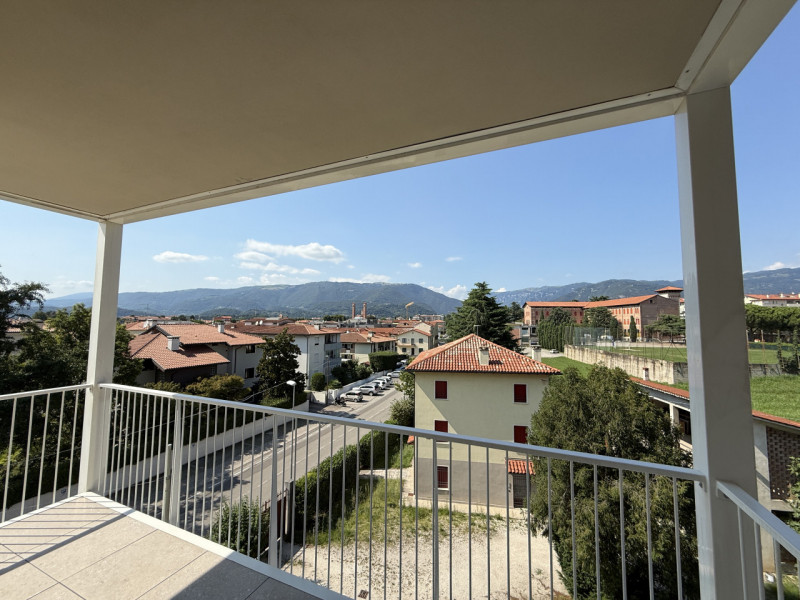 Rif. BA221-A15 – Info m./WhatsApp +39 393 9878704 Daniel

Se stai cercando una casa nuova, spazio...