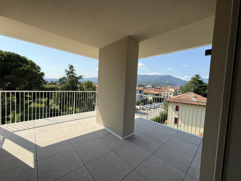 Rif. BA221-A15 – Info m./WhatsApp +39 393 9878704 Daniel

Se stai cercando una casa nuova, spazio...