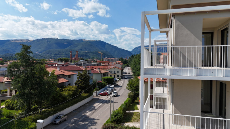 Rif. BA221-A15 – Info m./WhatsApp +39 393 9878704 Daniel

Se stai cercando una casa nuova, spazio...
