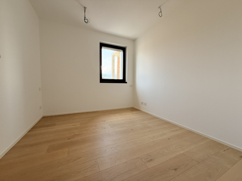 Rif.BA221-A20 (per info +39 3939878704 Daniel)

Proponiamo in vendita il panoramico e suggestivo ...