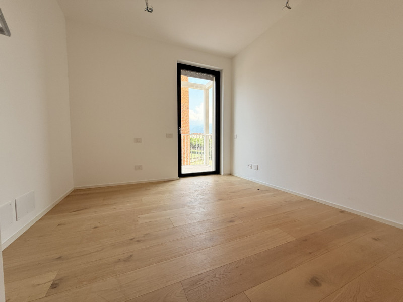 Rif.BA221-A20 (per info +39 3939878704 Daniel)

Proponiamo in vendita il panoramico e suggestivo ...