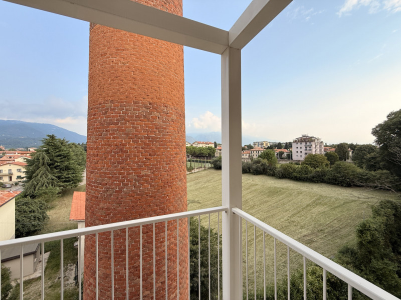 Rif.BA221-A20 (per info +39 3939878704 Daniel)

Proponiamo in vendita il panoramico e suggestivo ...