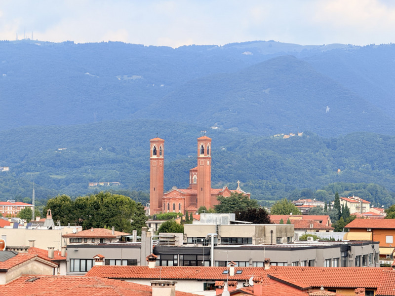 Rif. BA221-A21 – Info m./WhatsApp +39 393 9878704 Daniel

Se stai cercando una casa nuova, lumino...