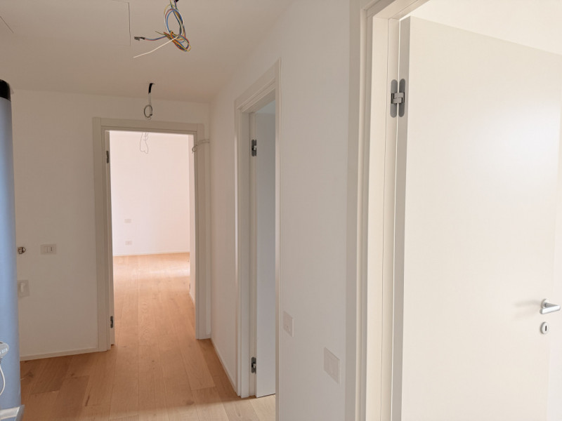 Rif. BA221-A21 – Info m./WhatsApp +39 393 9878704 Daniel

Se stai cercando una casa nuova, lumino...