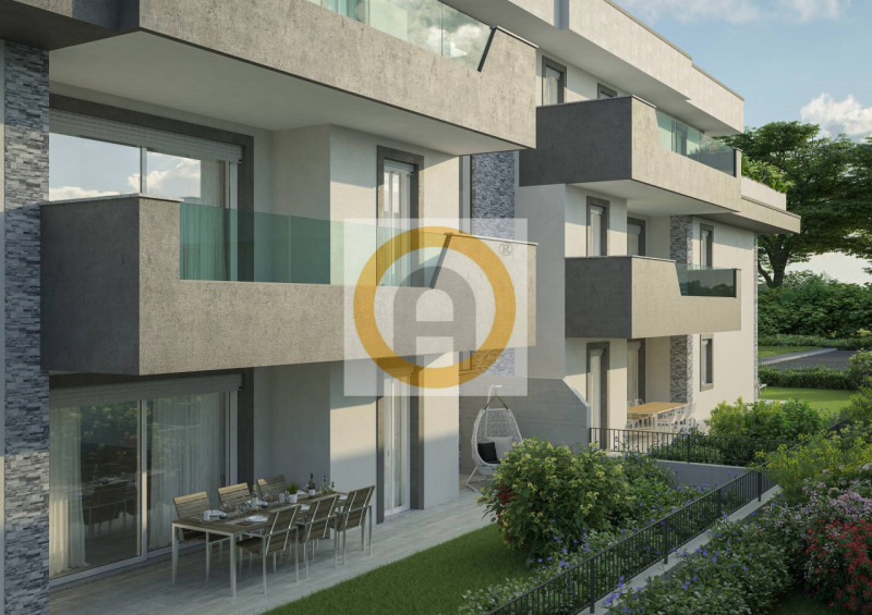 Vi presentiamo un terreno edificabile residenziale di ben 4500 mq, con una superficie edificabile...