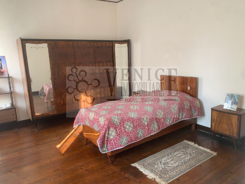 Nel cuore di Massanzago, a pochi passi dal vivace centro cittadino, proponiamo in vendita un inca...