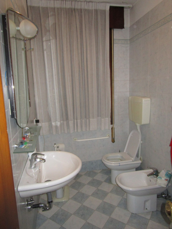 Peraga di vigonza vendesi fabbricato con destinazioni miste abitativa-artigianale- commerciale-di...