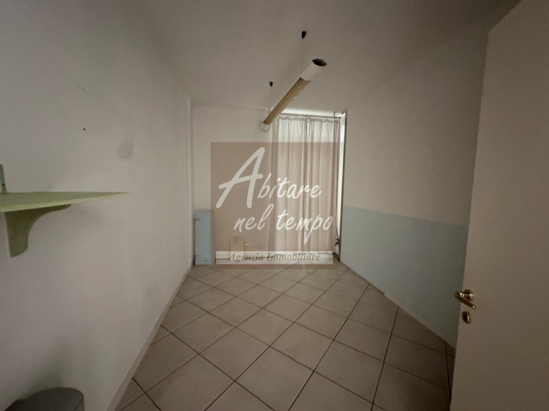 CITTADELLA - BORGO BASSANO

Proponiamo in locazione un negozio di 60mq vetrinato su due lati e co...