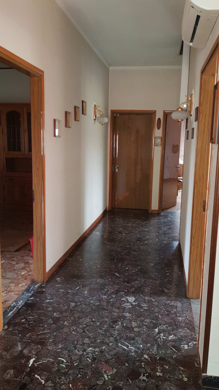 Mellaredo di Pianiga
Comoda a tutti i servizi principali e bus, proponiamo in vendita casa singol...