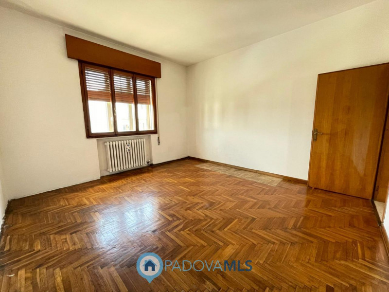 Immobile in esclusiva al Gruppo Padova MLS
Vendesi a Monselice, in quartiere Marco Polo, appartam...