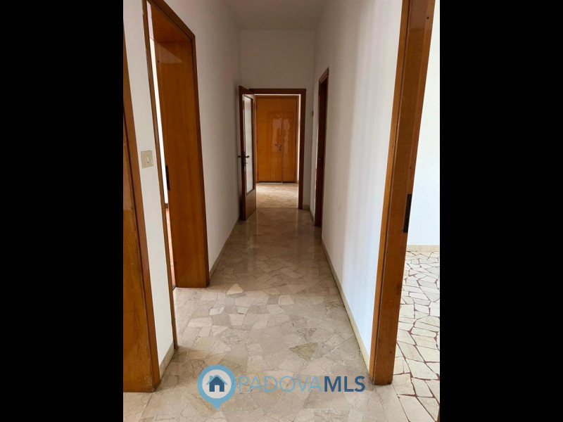 Immobile in esclusiva al Gruppo Padova MLS
Vendesi a Monselice, in quartiere Marco Polo, appartam...