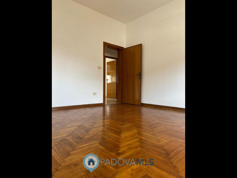 Immobile in esclusiva al Gruppo Padova MLS
Vendesi a Monselice, in quartiere Marco Polo, appartam...