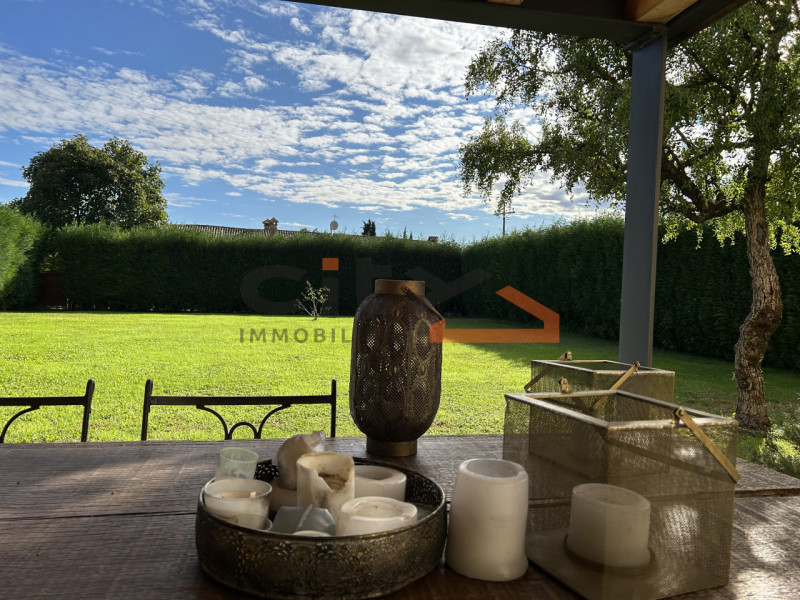 Pieve del Grappa, ai confini con Borso del Grappa – Elegante rustico ristrutturato con ampio giar...