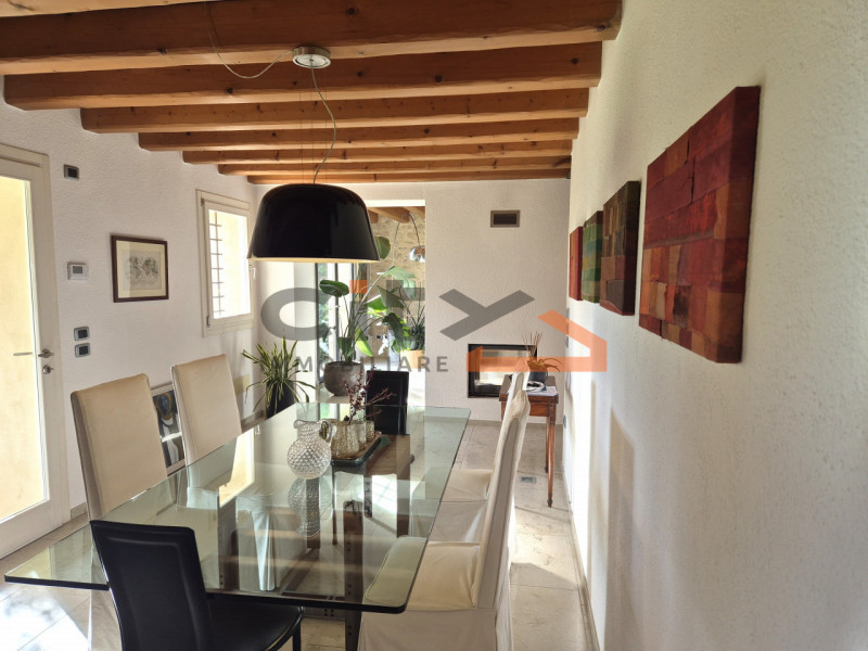 Pieve del Grappa, ai confini con Borso del Grappa – Elegante rustico ristrutturato con ampio giar...