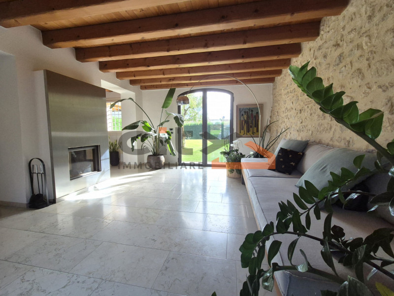 Pieve del Grappa, ai confini con Borso del Grappa – Elegante rustico ristrutturato con ampio giar...