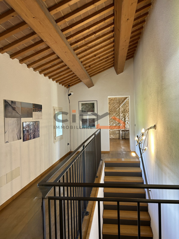 Pieve del Grappa, ai confini con Borso del Grappa – Elegante rustico ristrutturato con ampio giar...