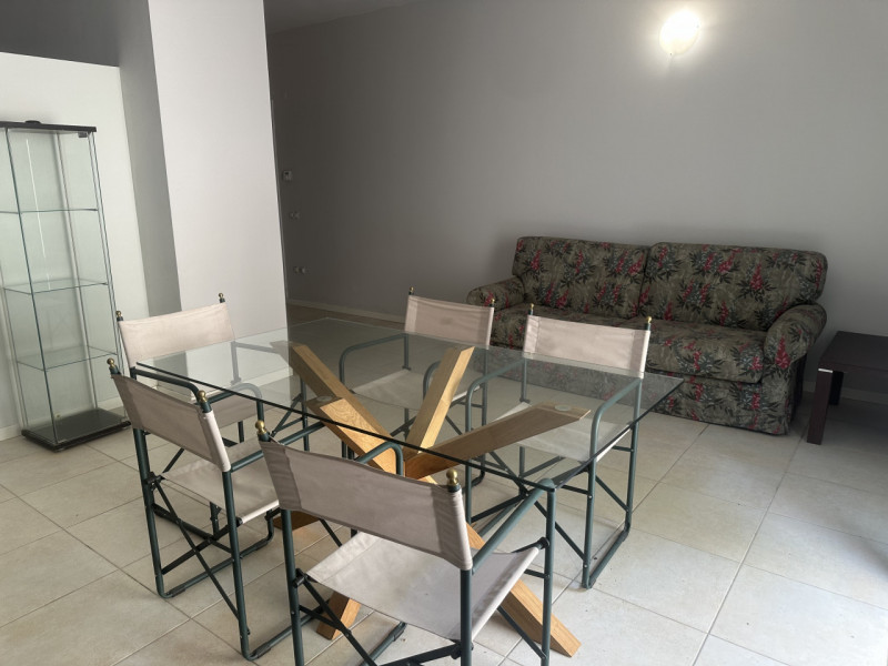 ARCUGNANO: Nel cuore della città di Vicenza, proponiamo in locazione un moderno attico situato al...