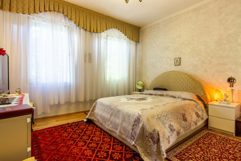 Porzione di Bifamiliare in orizzontale completamente ristrutturata nel 2016. 
L’immobile si svilu...