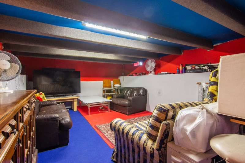 Porzione di Bifamiliare in orizzontale completamente ristrutturata nel 2016. 
L’immobile si svilu...