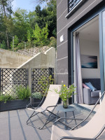 Appartamento come nuovo con vista lago e piscina