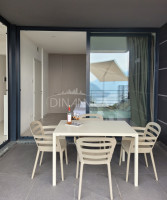 Appartamento come nuovo con vista lago e piscina