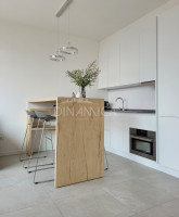 Appartamento come nuovo con vista lago e piscina