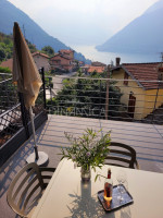 Appartamento come nuovo con vista lago e piscina