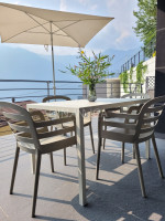 Appartamento come nuovo con vista lago e piscina