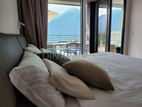 Appartamento come nuovo con vista lago e piscina