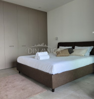 Appartamento come nuovo con vista lago e piscina