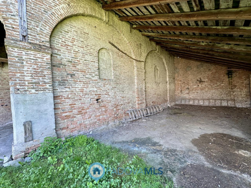 Immobile in esclusiva al Gruppo Padova MLS
Il rustico in vendita a Casalserugo, situato lontano d...